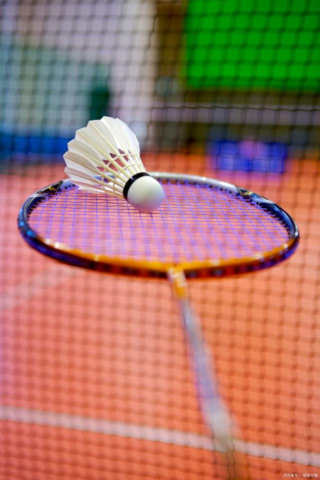 让人们对她 让人们对她