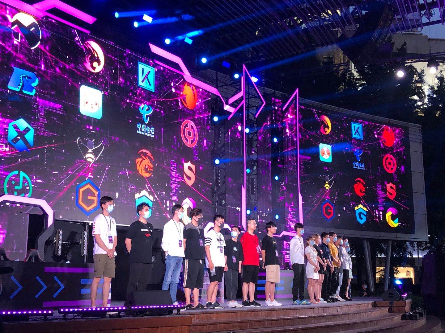 对于球迷而 对于球迷而