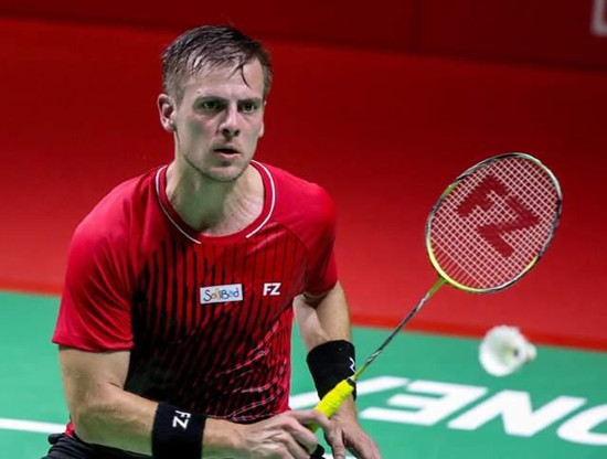 他对查尔顿 他对查尔顿