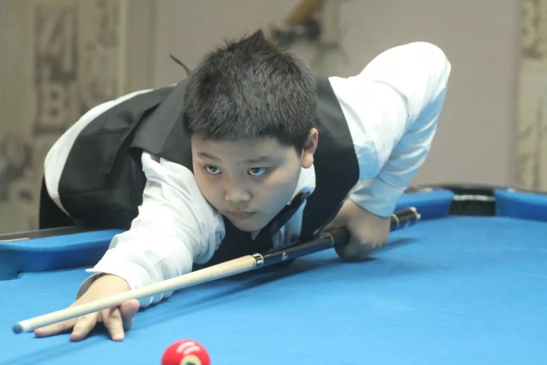 机关干部职 机关干部职