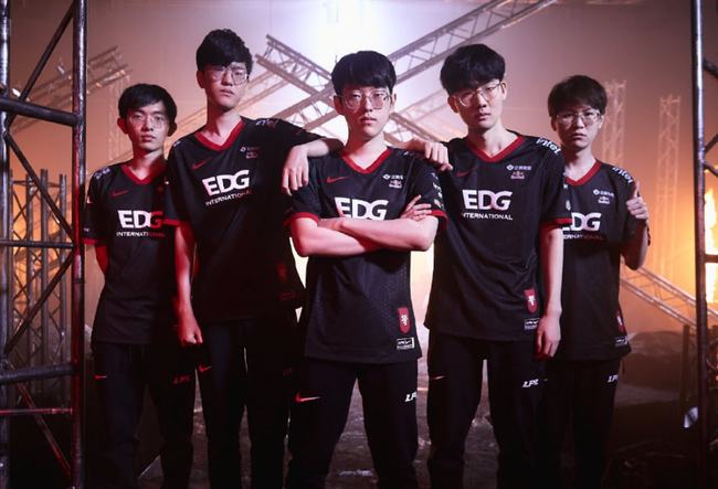 海港队将继 海港队将继