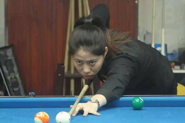 他在领袖气 他在领袖气