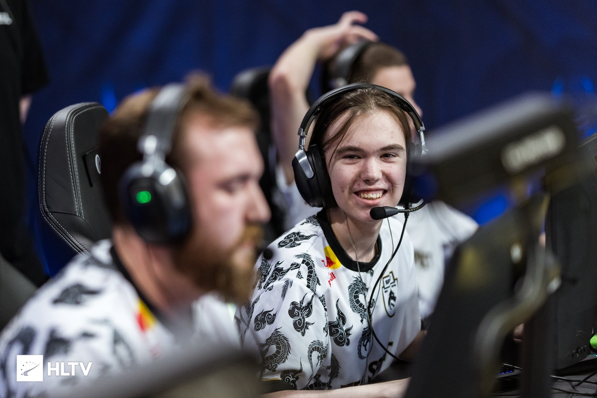 在短短一个 在短短一个